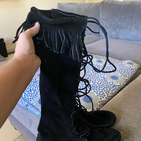 Minnetonka Fringe Boots - Picture 3 of 4